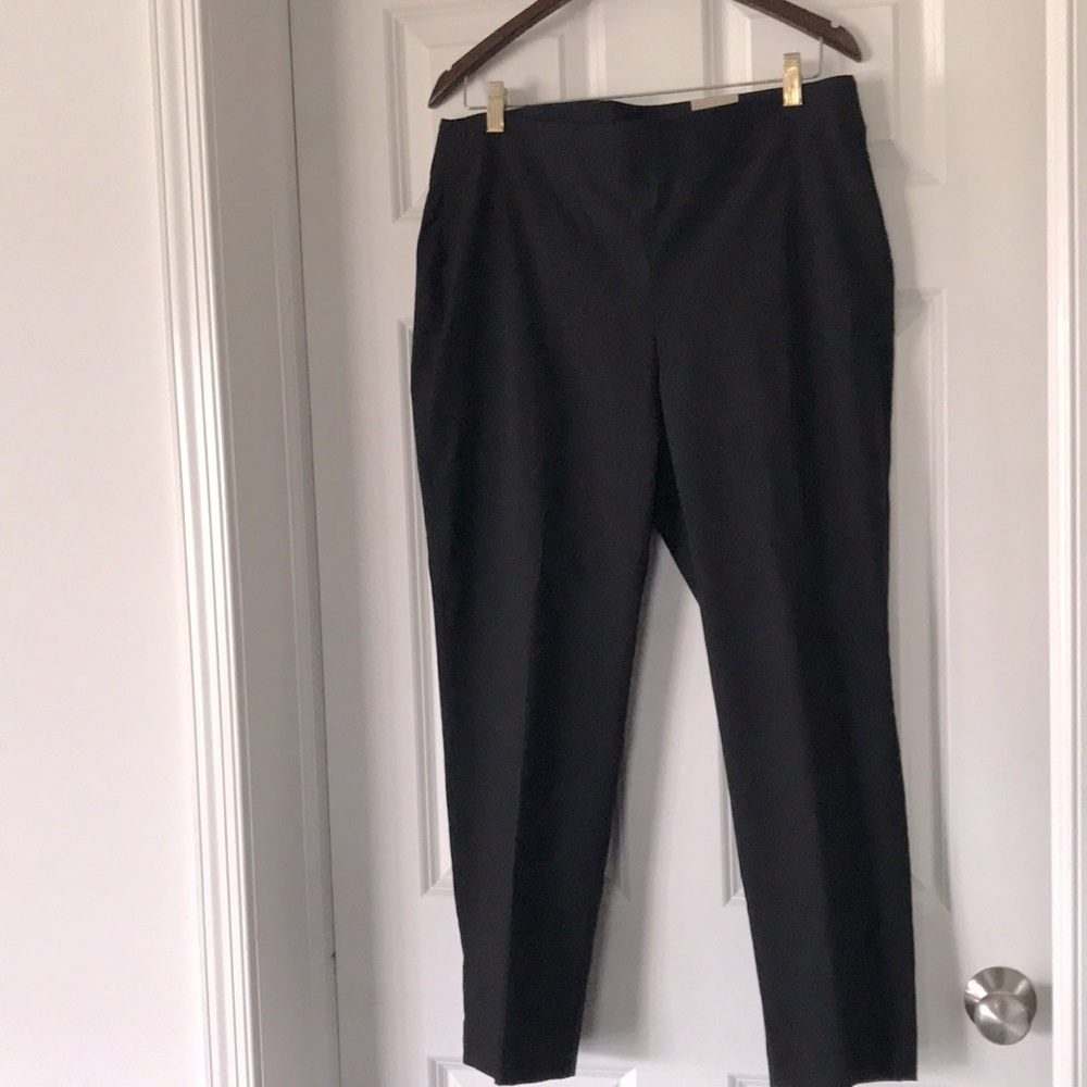 Chico’s Black Ankle Slim Leg Pant NWT